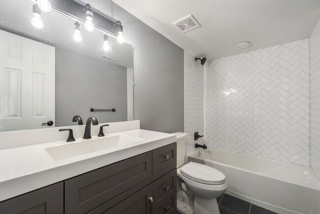 Building Photo - ***WINTER SPECIAL $2695.00 a Month *** 5 b...