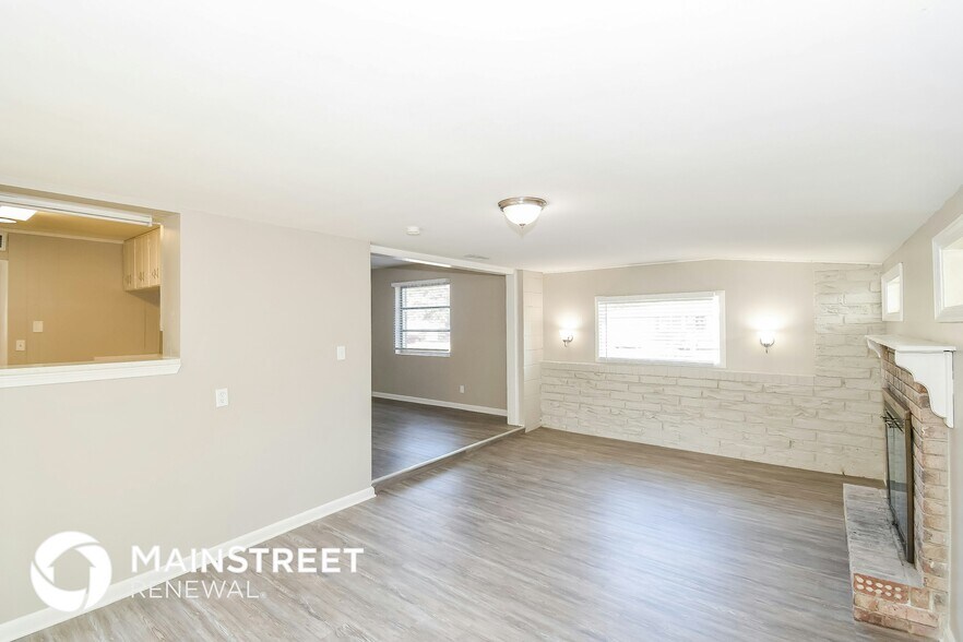 Building Photo - 6238 Green Pine Ln