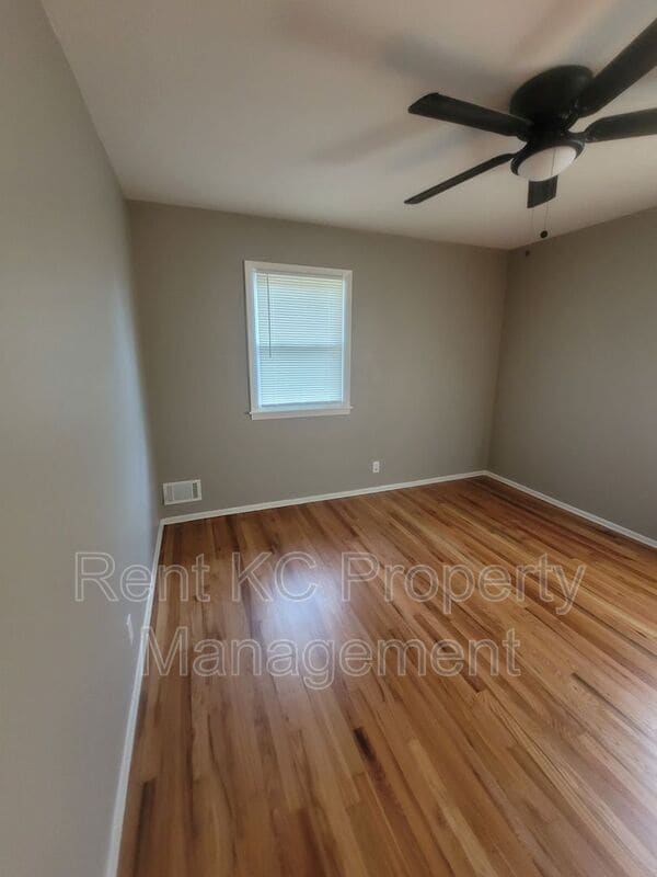 Building Photo - 2709 NE 63rd St