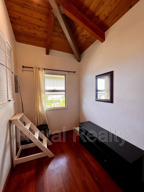 Building Photo - 4846 Sierra Dr