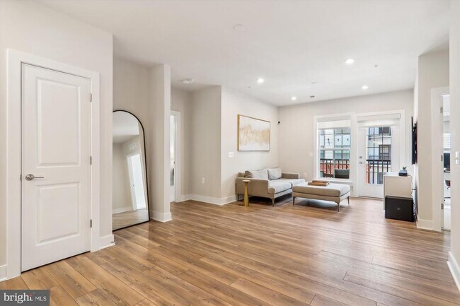 Building Photo - 104 St Ives Pl