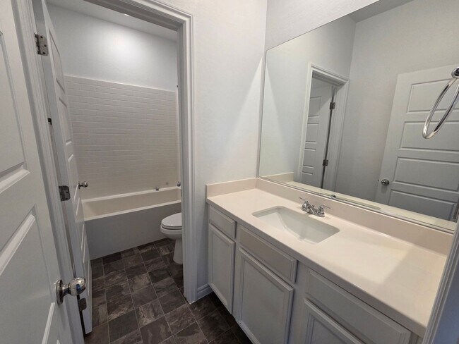 Building Photo - 2868 Amphion Ct