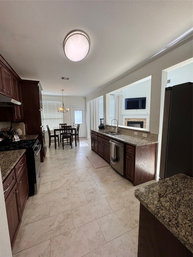 Building Photo - 1110 Hector Ave