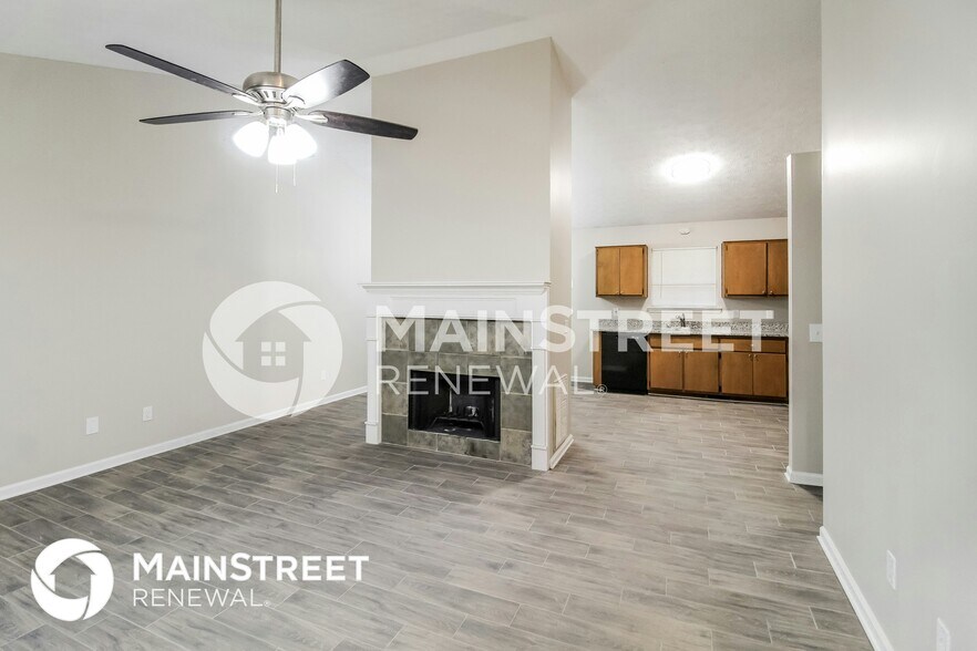 Building Photo - 6820 Summit View Dr