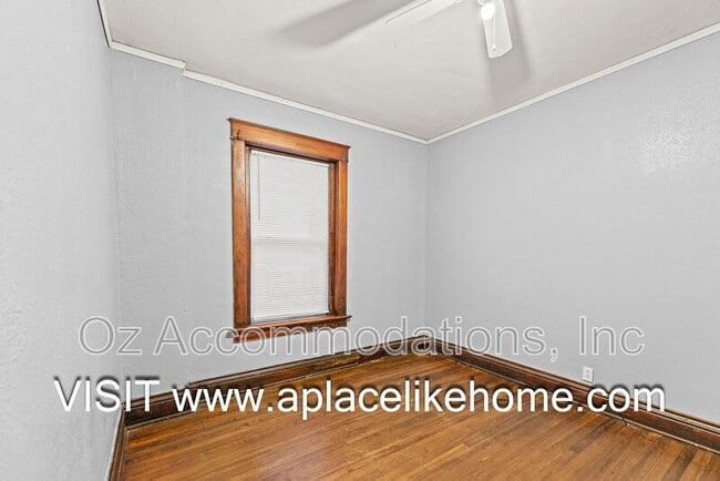 Building Photo - 3523 St John Ave