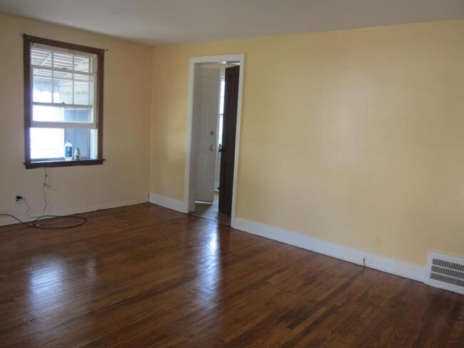 Building Photo - 127 Texas St