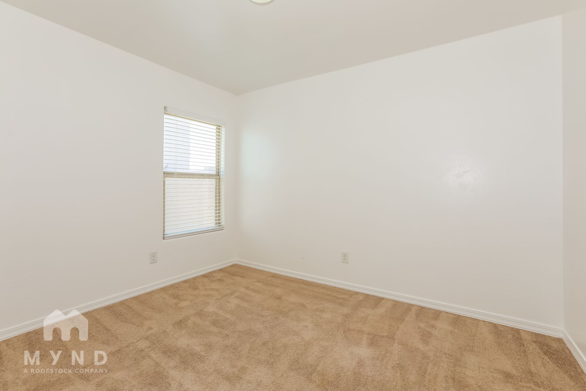 Building Photo - 953 Kachina Dr