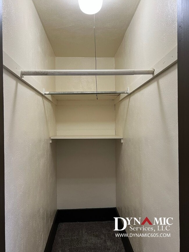 Building Photo - Upper Level 2 Bedroom, 1 Bathroom Duplex - Tenant Pays ALL Utilities