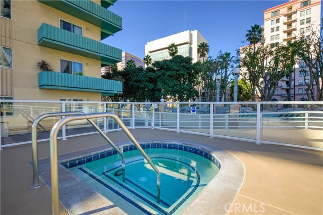 Building Photo - 388 E Ocean Blvd