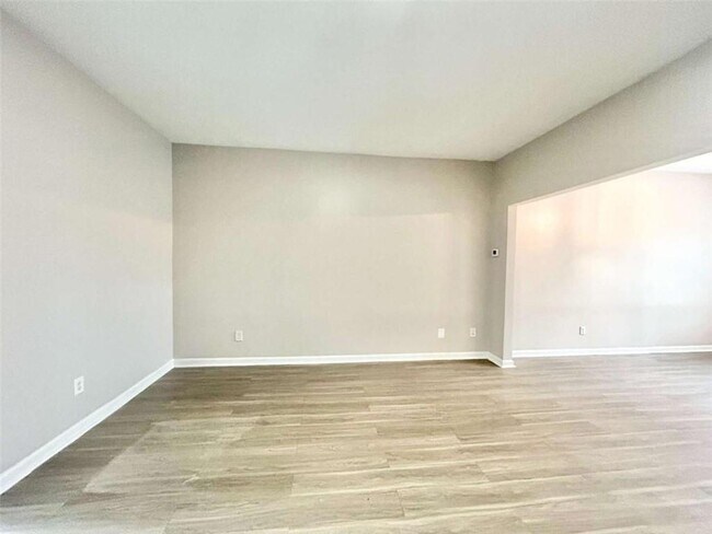 Building Photo - 1046 Wheel House Ln