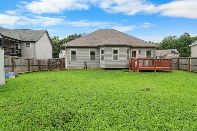 Building Photo - 128 Sycamore Hill Dr