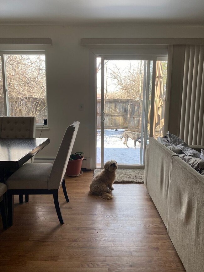 Building Photo - Charming 1 Level House 3 Bed, 2 Bath with ...