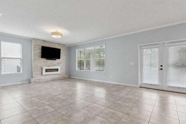 Building Photo - Spacious 4-Bedroom Home in Amelia Walk wit...
