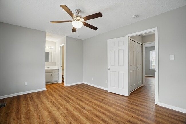 Building Photo - 909 Westwind Pl