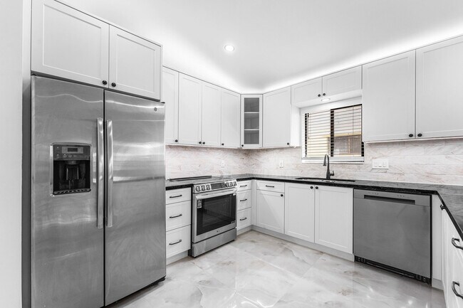 Building Photo - 1531 SW 102nd Terrace