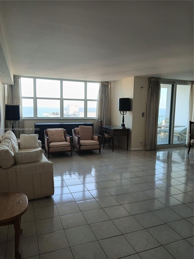 Building Photo - 1410 S Ocean Dr