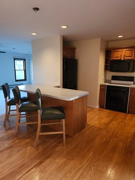 Kitchen - 2 Tiffany Ln
