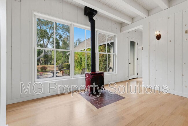Building Photo - 5151 Nicasio Valley Rd