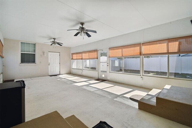 Building Photo - 4002 W Mullen Ave