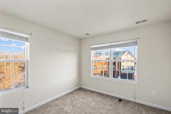 Building Photo - 4904 Olympia Pl