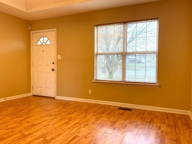 Building Photo - 106 Bowers Ct