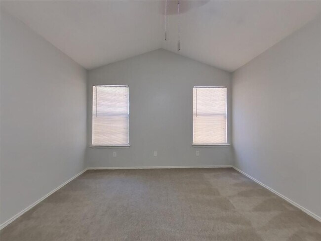 Building Photo - 1201 Hilburn Ct