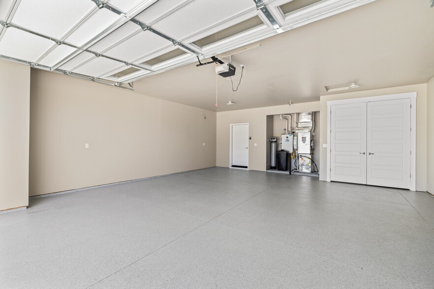 Building Photo - 6288 N Vicenza Ln