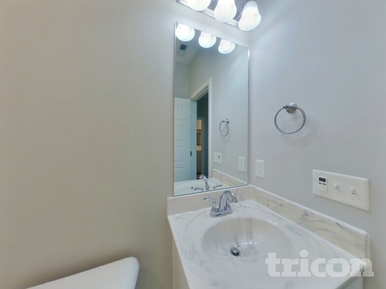 Building Photo - 710 W Coker Way