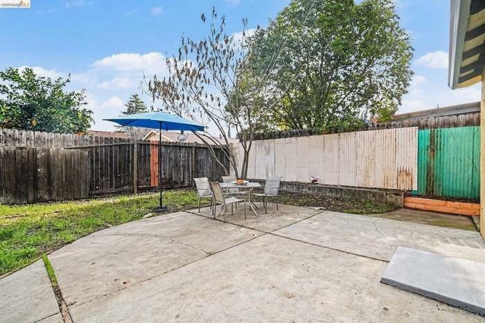 Building Photo - 2725 Entrada Cir