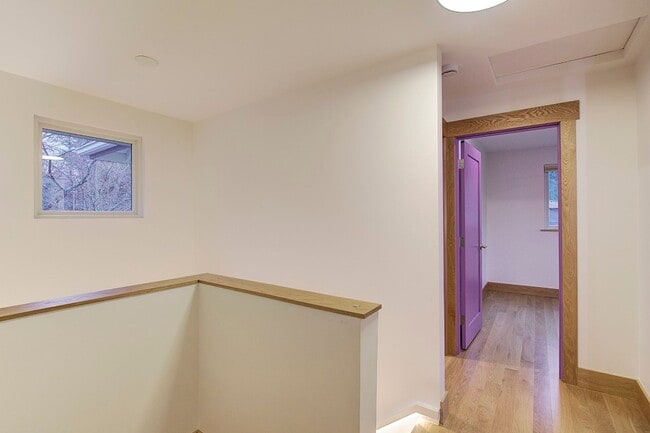 Building Photo - 3Bd/2.25Ba North Bend House