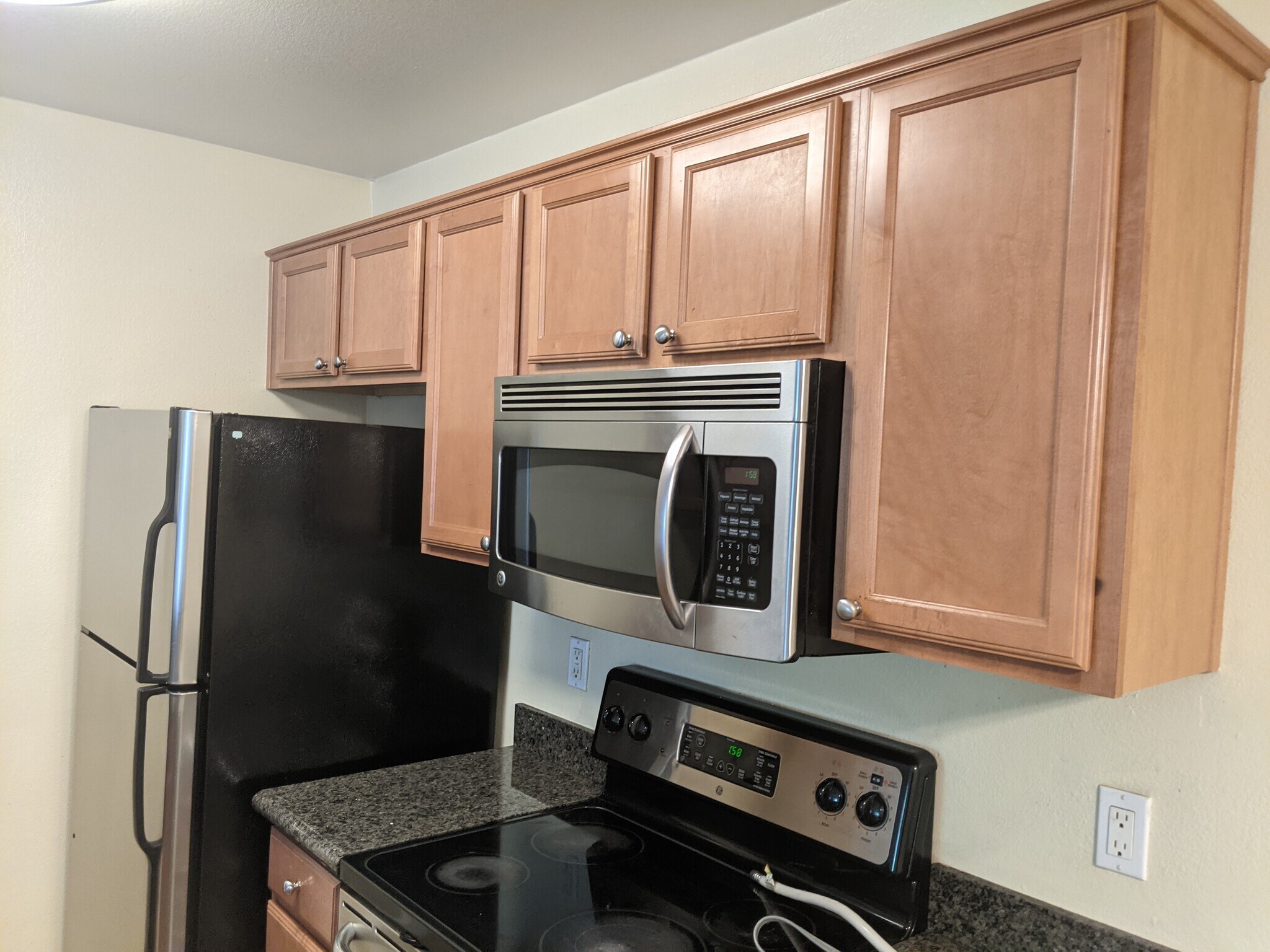 Appliances - 3242 Red Cedar Ter