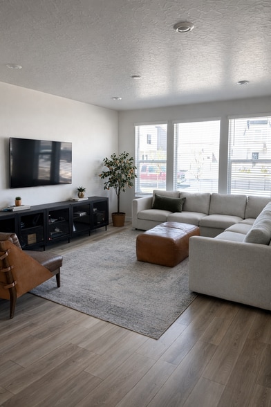 Building Photo - 634 W 1370 S