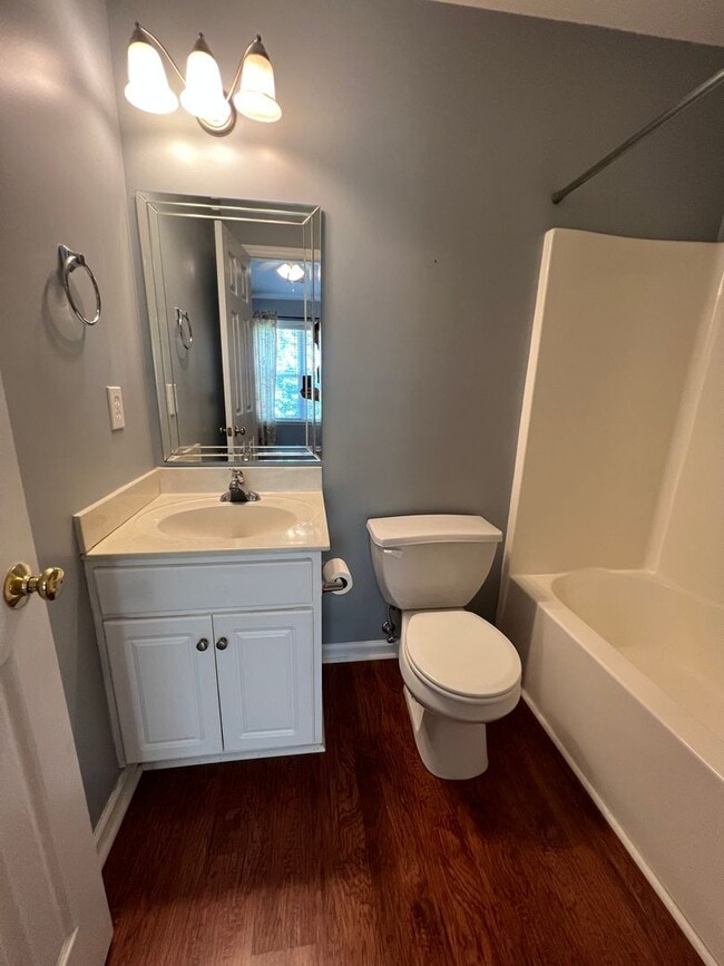 Building Photo - Beautiful Westside Condo!