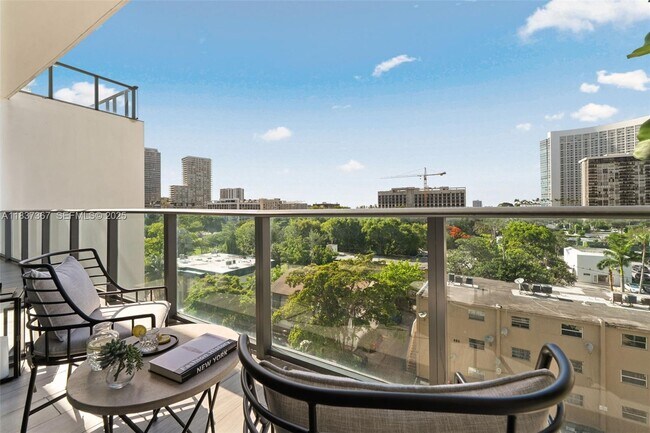 Building Photo - 501 NE 31st St