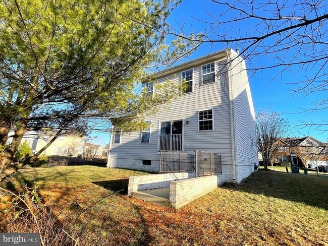 Building Photo - 46053 W Westbury Blvd
