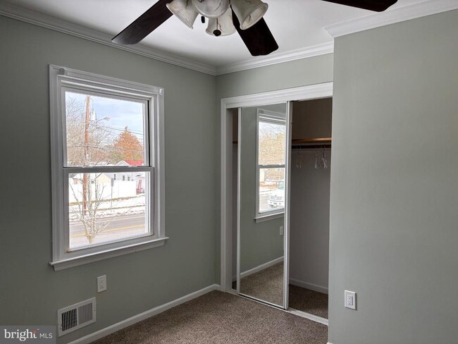 Building Photo - 148 Bayshore Dr