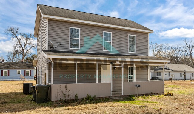 Building Photo - 607 Roosevelt Ave