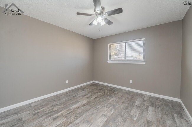 Building Photo - 4825 Colleen Dr