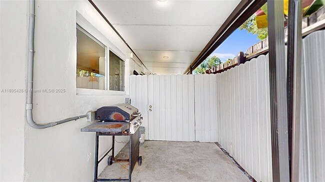 Building Photo - 6760 SW 19th St