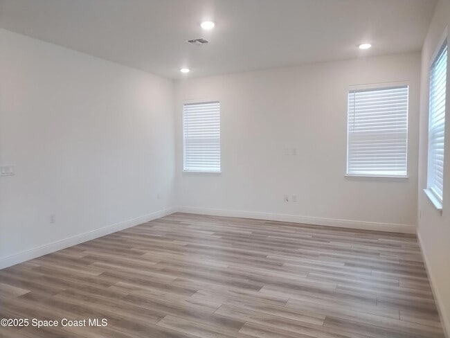 Building Photo - 920 Covington Ct