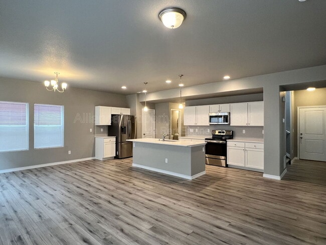 Building Photo - 7839 Lathrop Vw