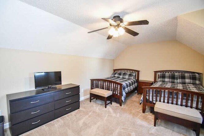 Building Photo - 886 Jefferson Walk Cir