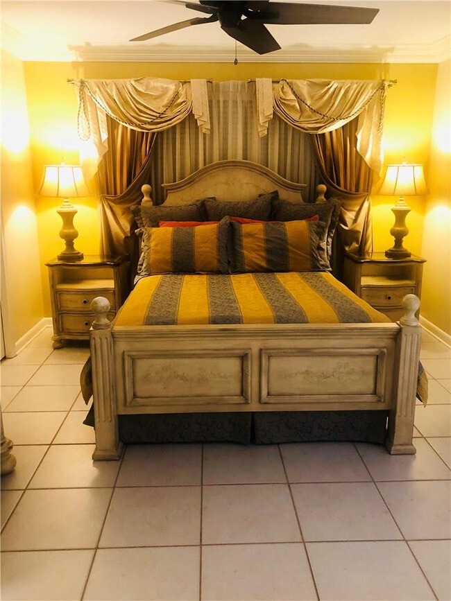 Building Photo - 137 Farnham F