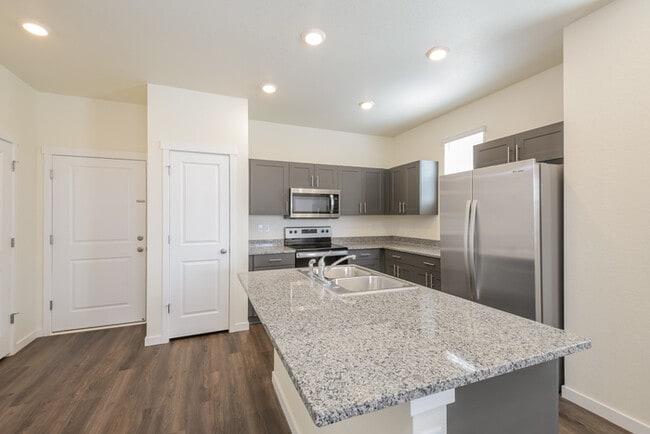 Building Photo - 13530 Oneida Ln