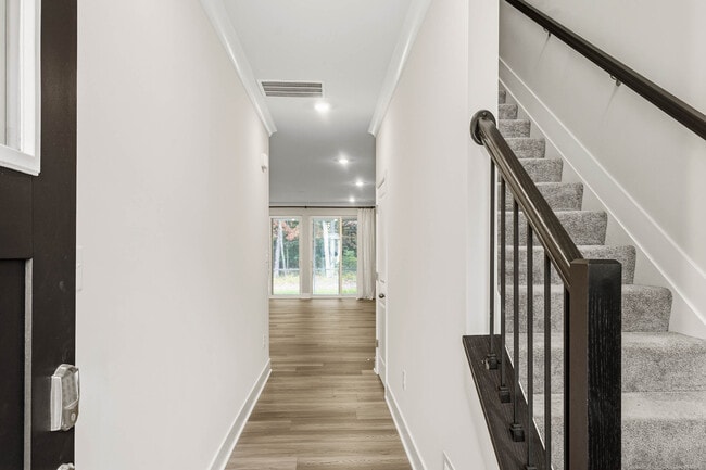 Building Photo - 32066 White Tail Dr