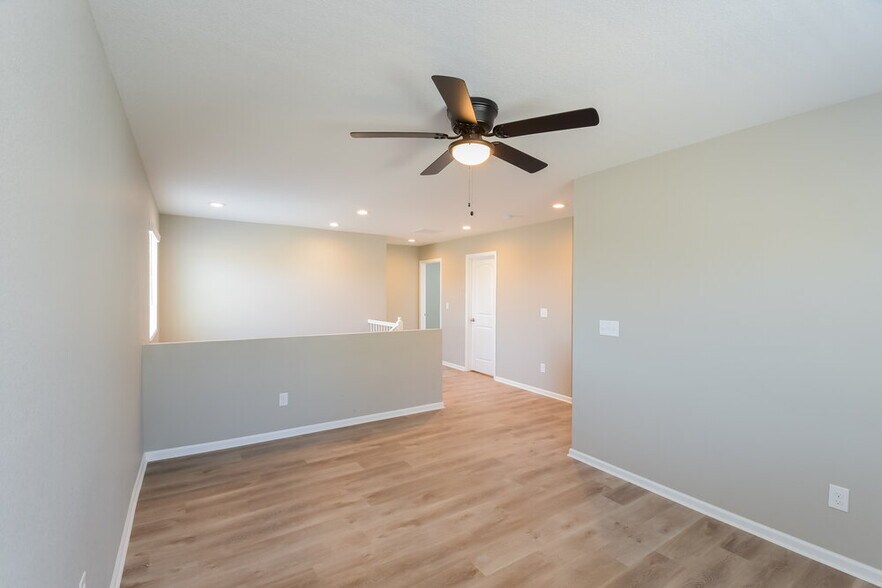 Building Photo - 3565 Makley Cir