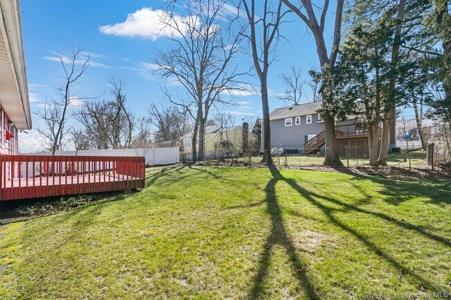 Building Photo - 846 Hartsdale Rd