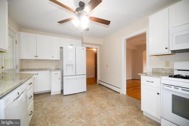Building Photo - 12335 Rousby Hall Rd
