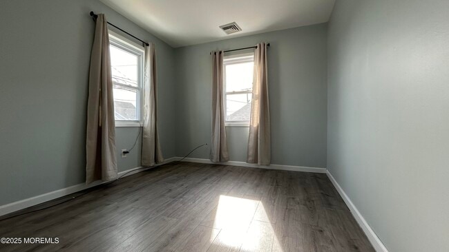 Building Photo - 58 Kearney Ave