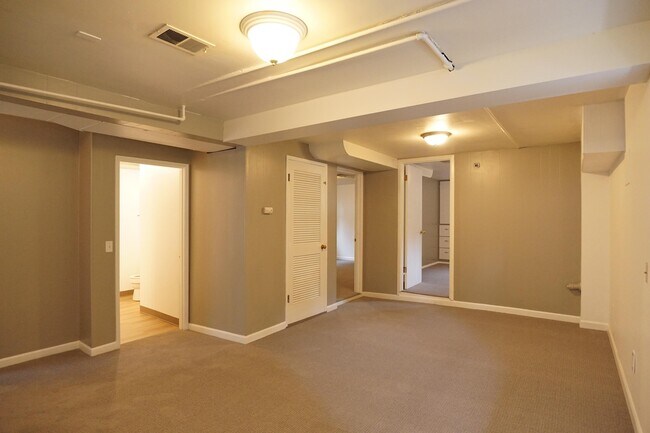 Building Photo - 329 Renton Ave S